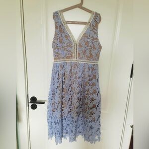 Elegant Backless Lace Dress in Light Blue